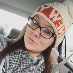 Meet your Posher, Danelle